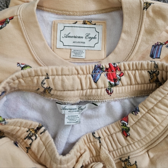 AMERICAN EAGLE Lounge Set Fleece Cropped Sweatshirt + Pants Grinch Print PJ XS - Picture 7 of 9